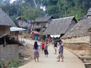 Children playing in Mae La Oon refugee camp, three hour drive from across the mountains from the town of Mae Sariang, Thailand. (Photo: Burma Link)