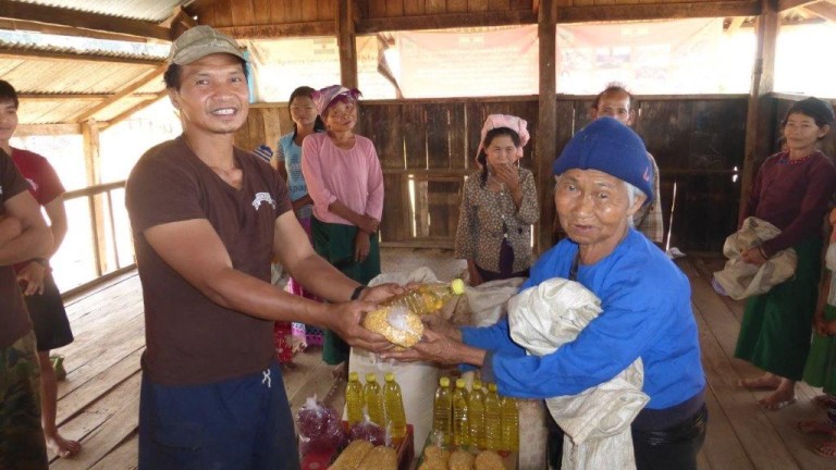 Distributing food to IDP’s.